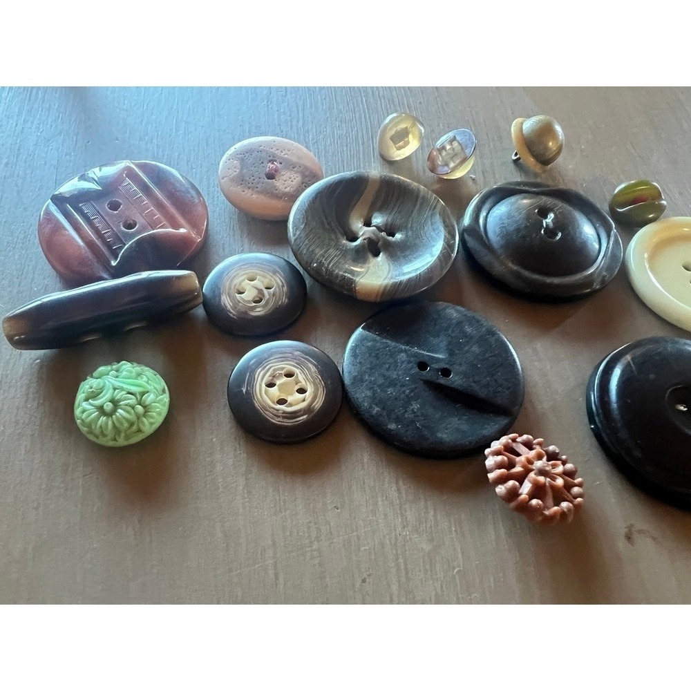 Vintage Button Lot 15pc Mix Carved Marbled Toggle‎ Cratfs Art MCM Retro Upcycle